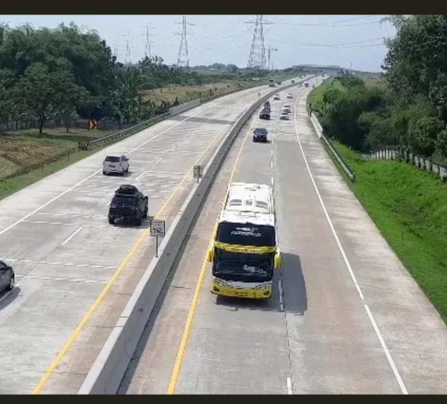 Ilustrasi jalan tol! update tarif tol trans jawa saat mudik lebaran 2025.