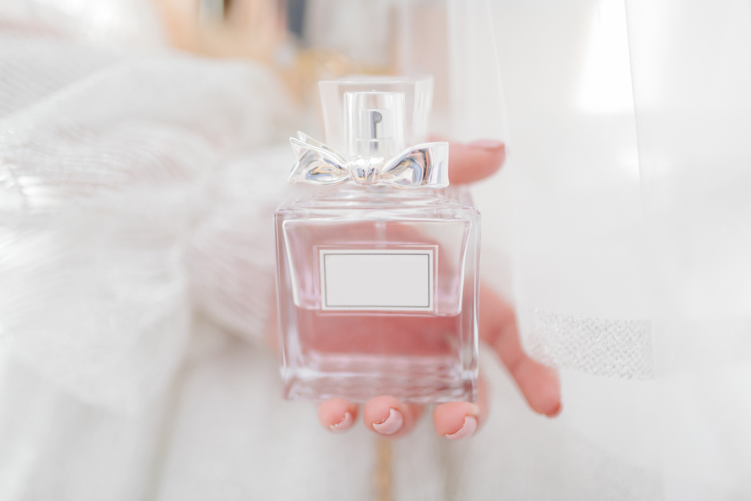 Rekomendasi Parfum dengan Aroma Manis dan Girly yang Wangi Soft