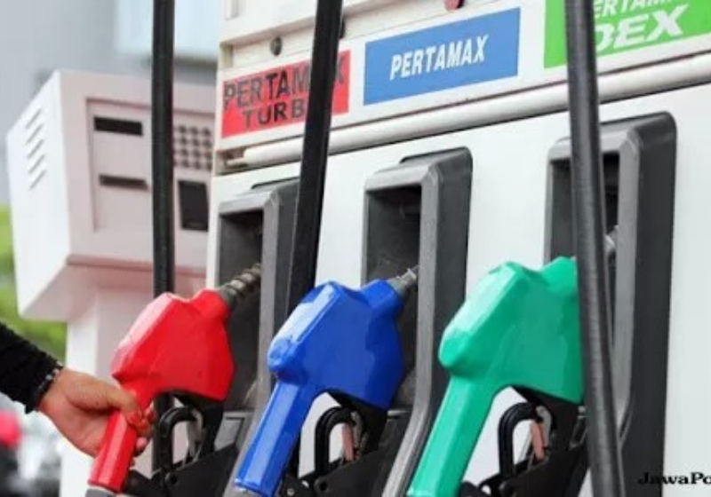 Pertamina turunkan harga BBM nonsubsidi sebagai kado Lebaran, mudik jadi lebih hemat dan nyaman.