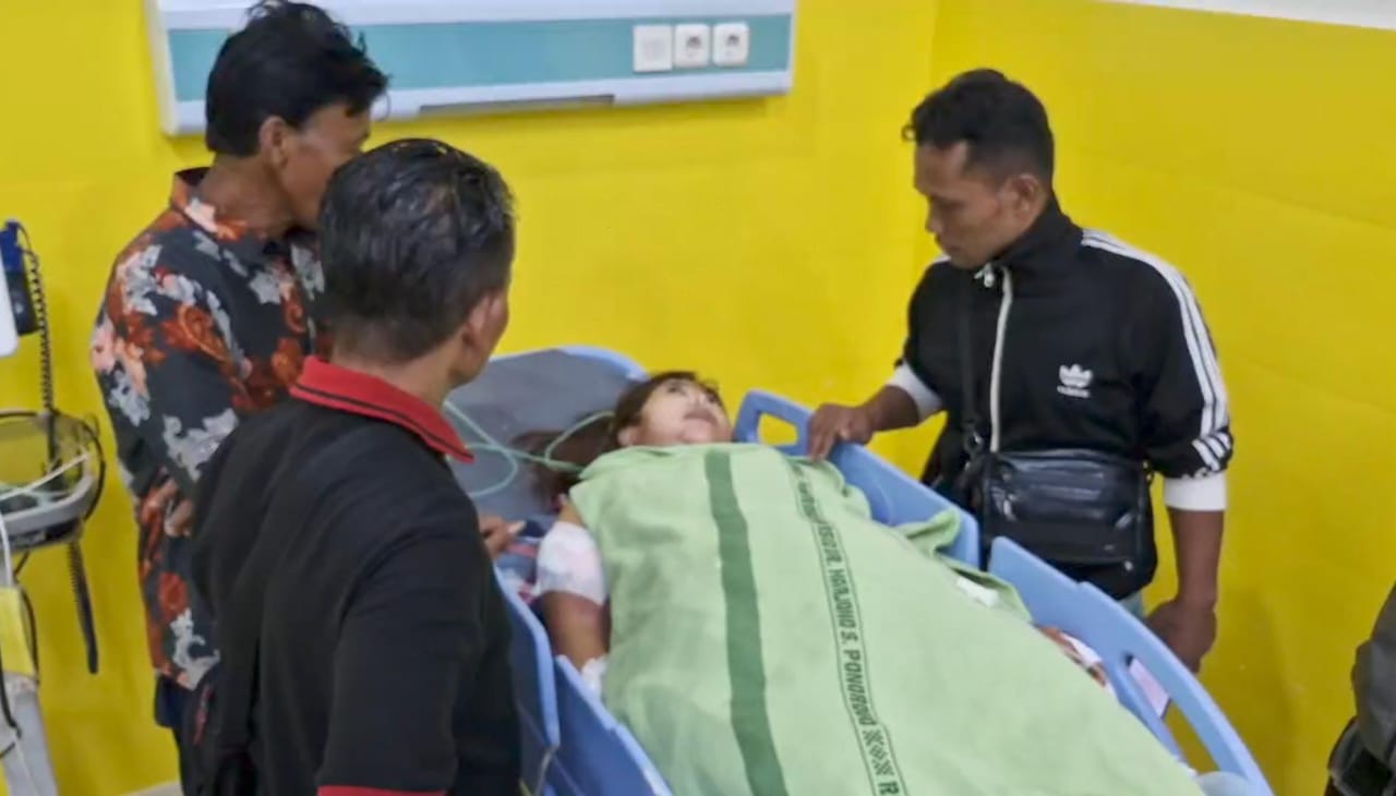 Dua perempuan di Ponorogo menjadi korban pembacokan oleh mantan suami salah satu korban.