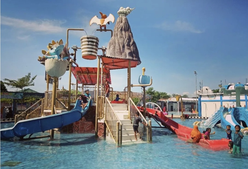 Rayakan libu lebaran 2025 dengan mengunjungi wisata Keraton Waterpark Ponorogo