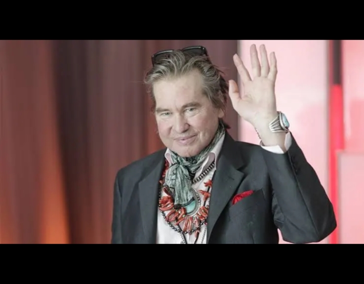 Val Kilmer pernah memerankan Batman Forever pada 1995.