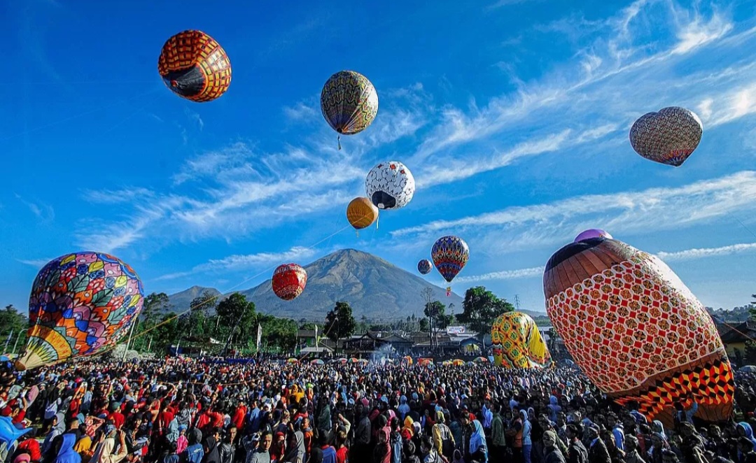 Suasana Festival Balon di Wonosobo, Jawa Tengah.