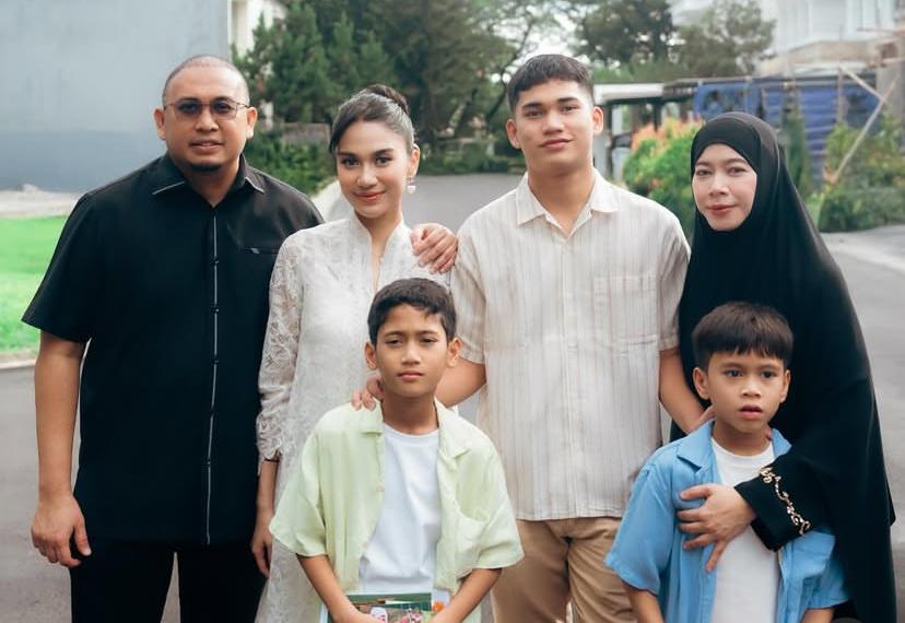 Pratama Arhan absen di momen foto lebaran Azizah Salsha