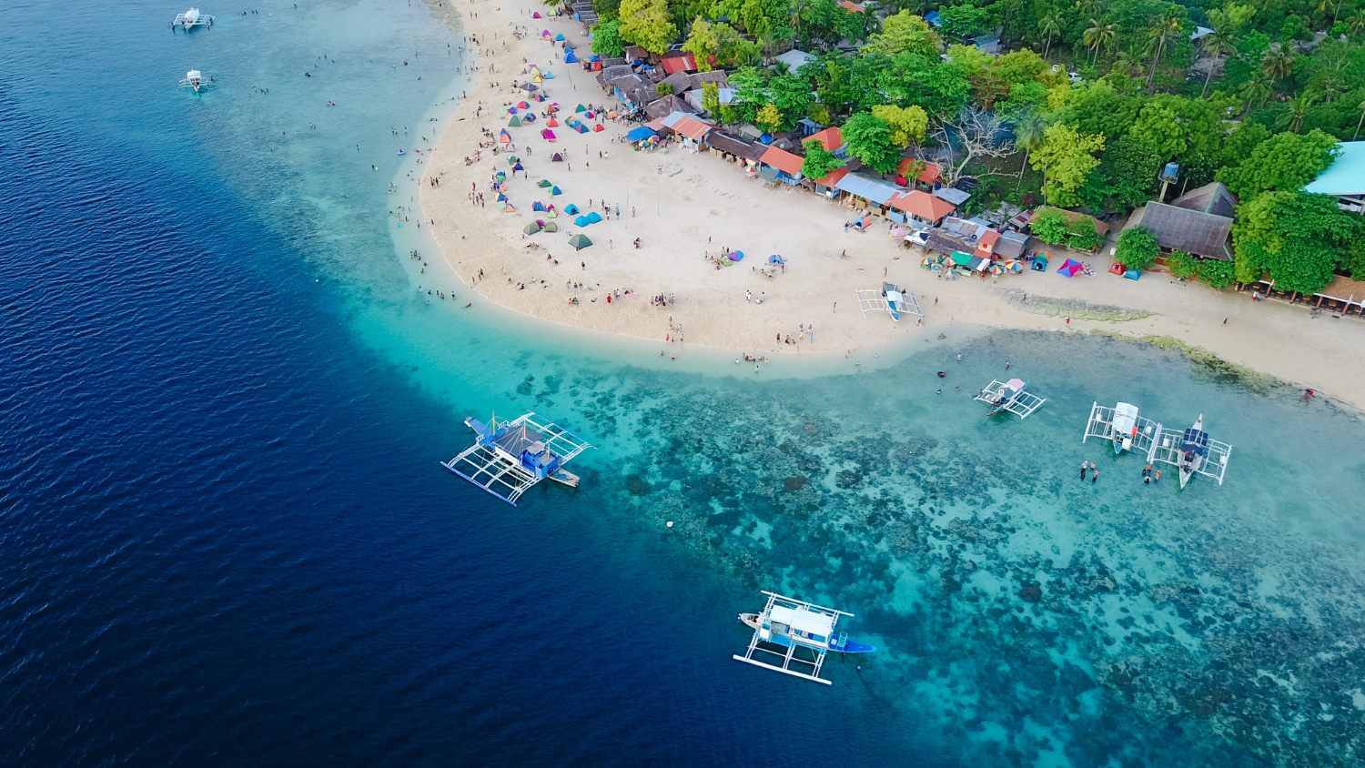 10 Tempat wisata Anti-Mainstream di Indonesia