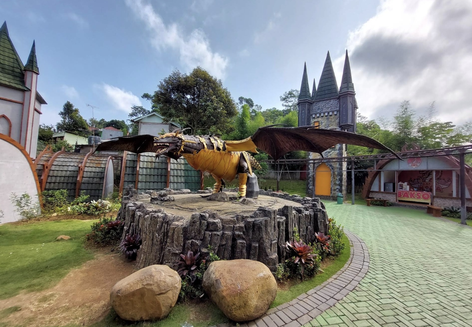 Nicole&rsquo;s River Park, destinasi wisata unik dan penuh warna yang cocok untuk liburan keluarga