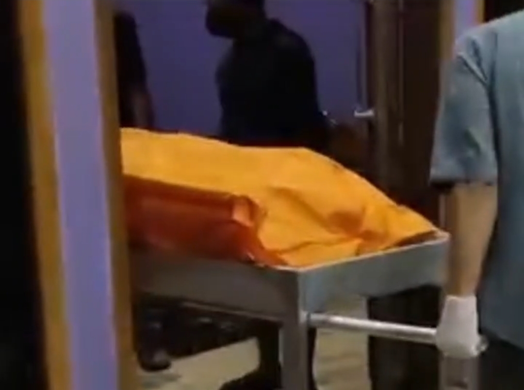 Jasad pria ditemukan 3 hari membusuk di kamar rumahnya Desa Madusari, Siman, Ponorogo.