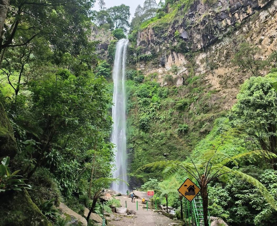 Air Terjun Coban Rondo dengan Pesona Alam yang Memukau