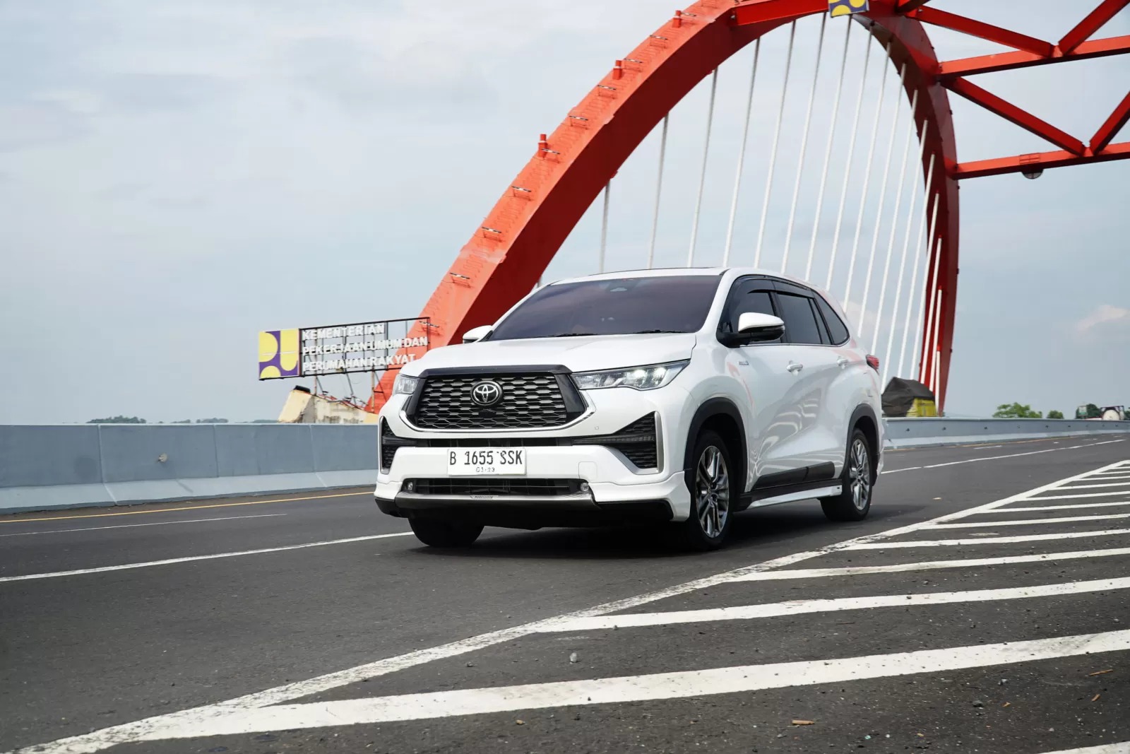 Kijang Innova Zenix.