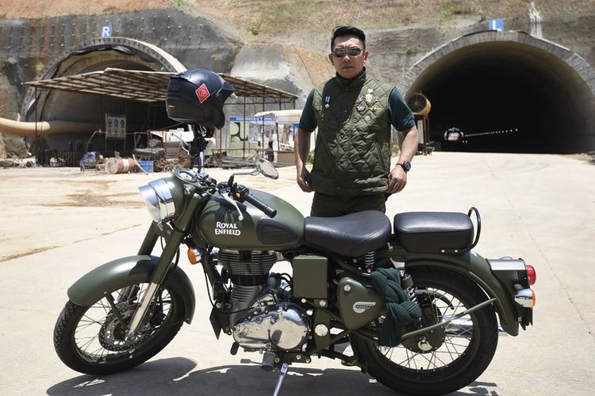 Royal Enfield Classic 500 Battle Green milik Ridwan Kamil yang disita KPK
