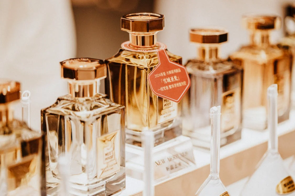 parfum yang cocok untuk dipakai di ruangan ber-AC.