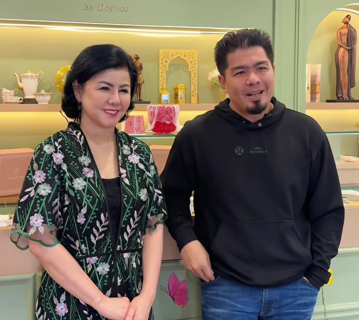 Istri ketiga dan anak (Bams Samsons) Hotma Sitompul.
