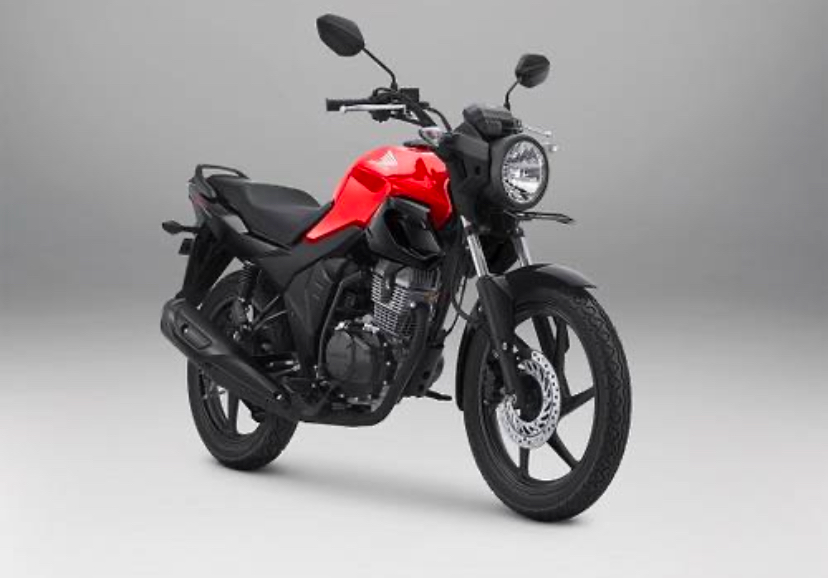 CB150 Verza kini tampil dengan kombinasi warna Bold Red dan desain knalpot baru yang semakin macho.