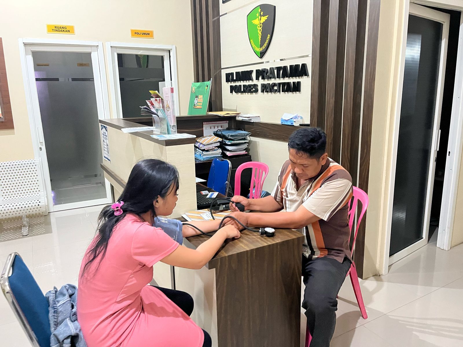 Putri Wulandari, korban pemerkosaan oleh oknum polisi, seorang muncikari yang terjaring razia Ramadan lalu.