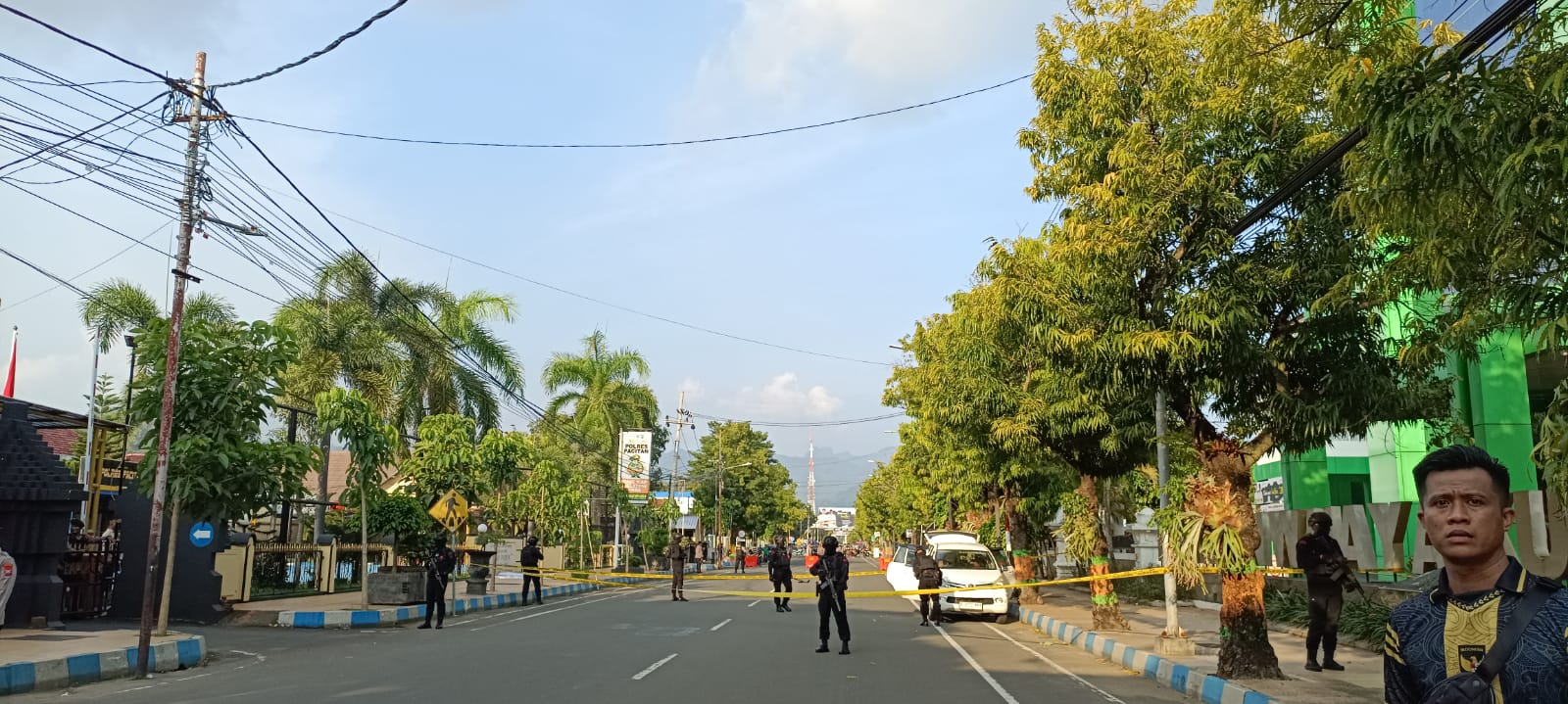 Tiga orang mengaku teroris eks MIT mengancam bakal meledakkan bom di Mapolres Pacitan.