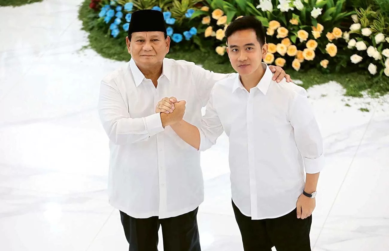 Forum Purnawirawan TNI mengusulkan pergantian Wakil Presiden Gibran dan sejumlah langkah strategis, dengan tanggapan hati-hati dari Presiden Prabowo.