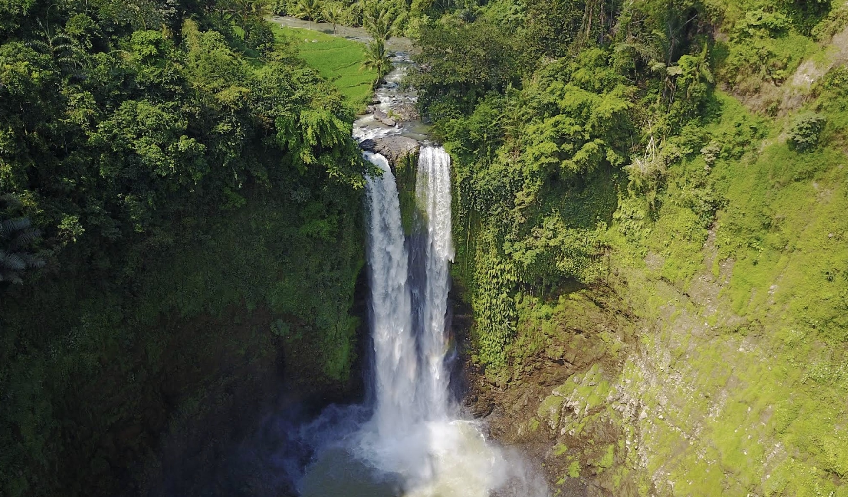 Curug Sanghyang Taraje, Destinasi Wisata Alam Tersembunyi yang Viral di Garut