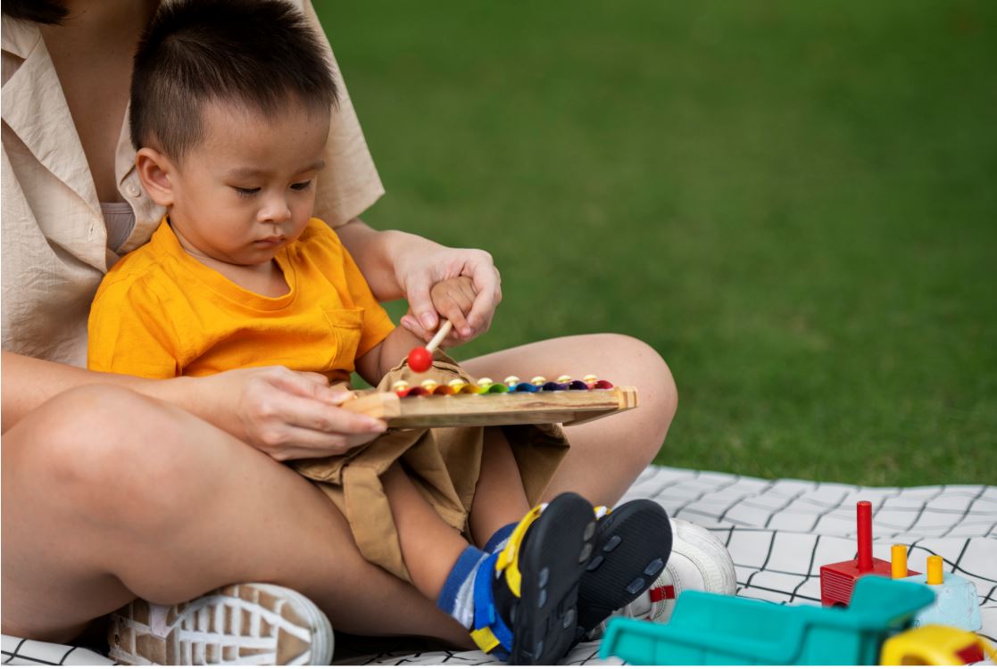 Latih anak mandiri sejak dini, Bunda! Mulai dari hal kecil, dampaknya besar untuk masa depan mereka.