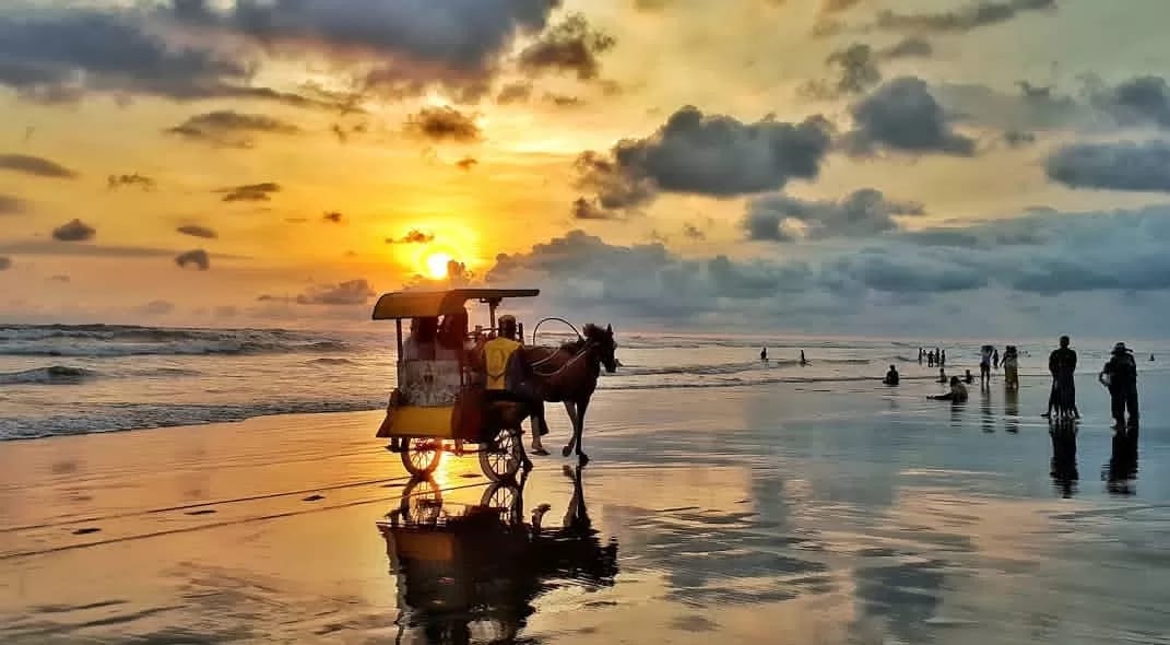 Pantai Parangtritis: daya tarik, rute, lokasi, dan aktivitas seru