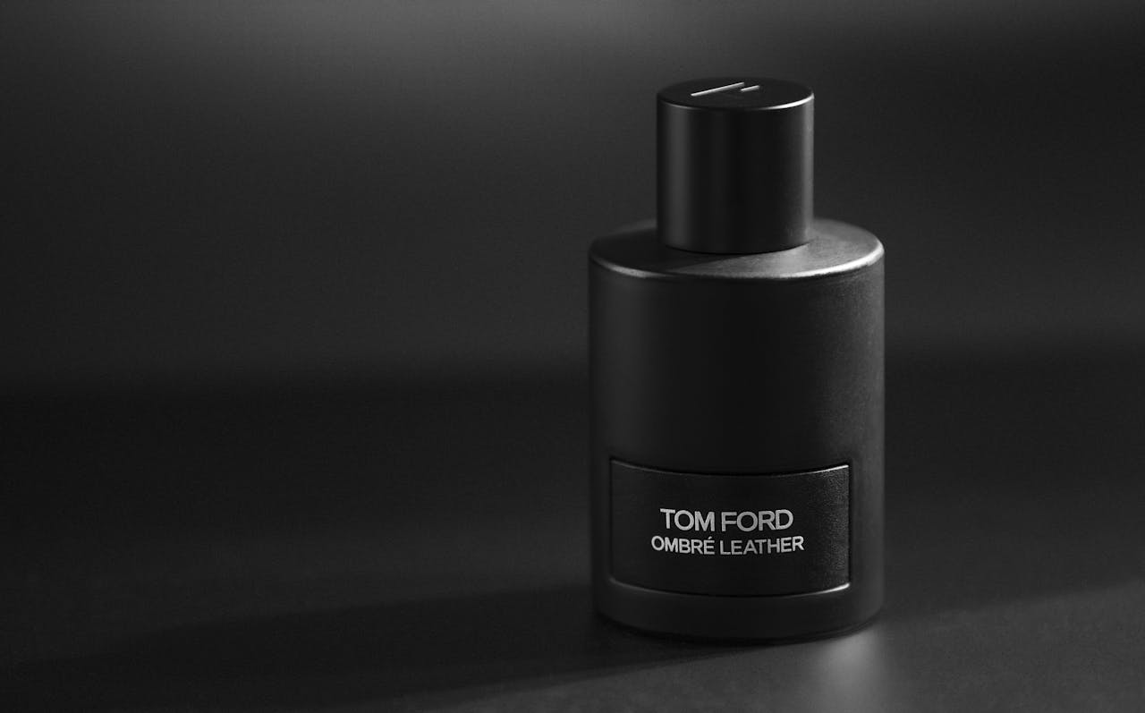 5 Rekomendasi Parfum Cowok Aroma Leather