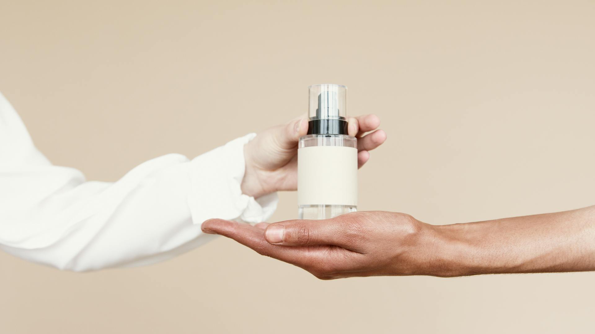 Rekomendasi Parfum Unisex yang Punya Wangi Elegan dan Tahan Lama