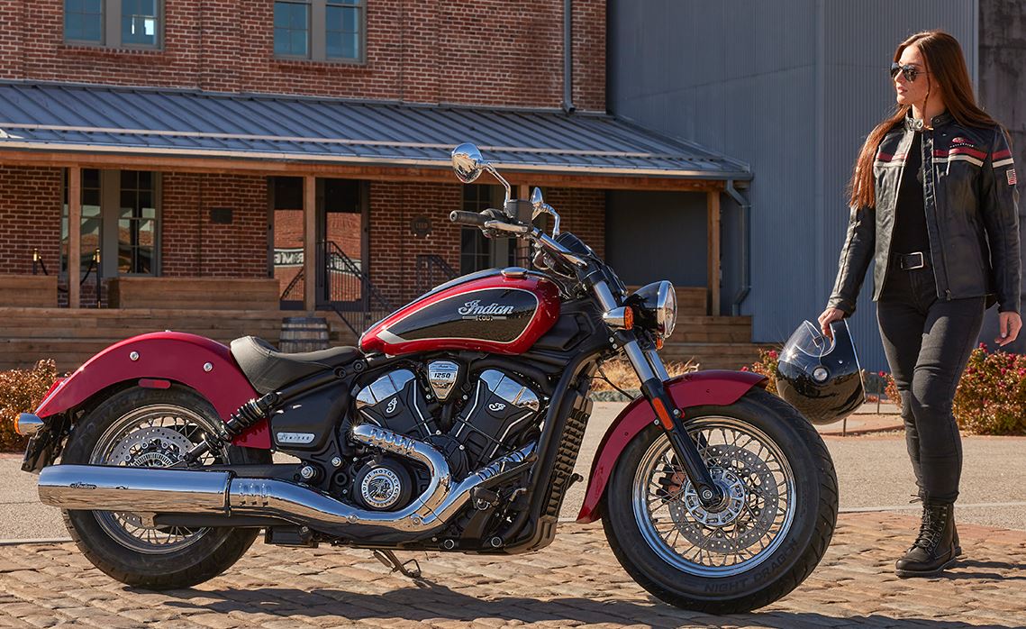 Indian Scout Classic 2025 tampil elegan dengan gaya klasik, mesin 1.250cc, dan fitur modern. Siap jadi motor impian pecinta moge retro.