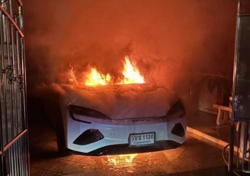 Insiden diduga BYD Seal terbakar di Thailand sekitar 3 minggu lalu sebelum kejadian di Palmerah, Jakbar.