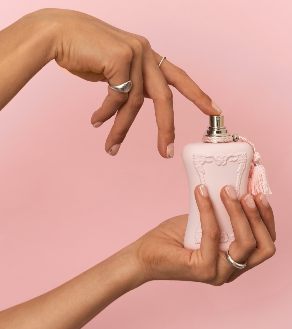 Rekomendasi Parfum Lokal Favorit Cewek Indonesia yang Tahan Lama
