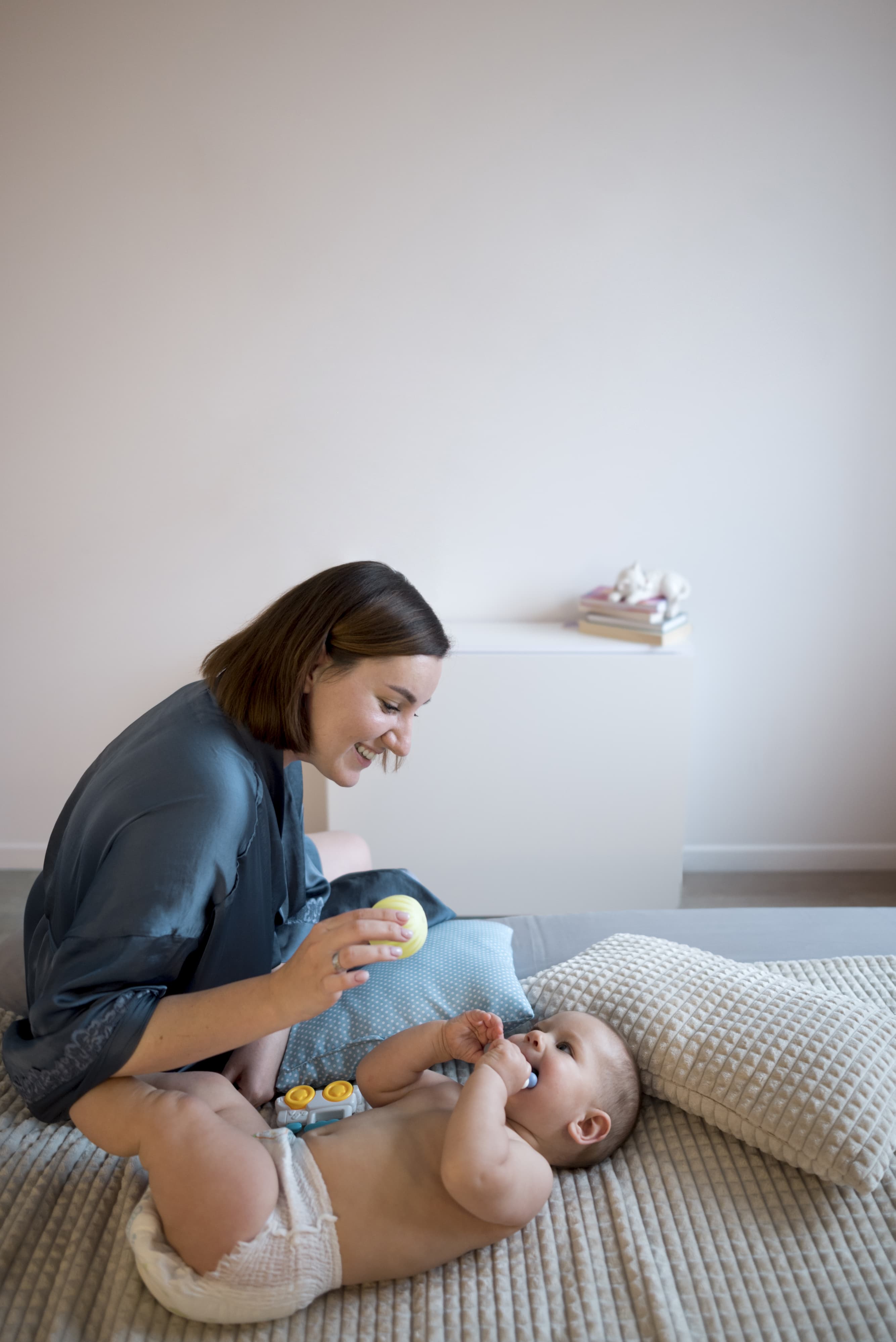 Tips seru dan efektif buat Bunda latih bayi 0&ndash;3 bulan biar cepat pintar dan aktif sejak dini!