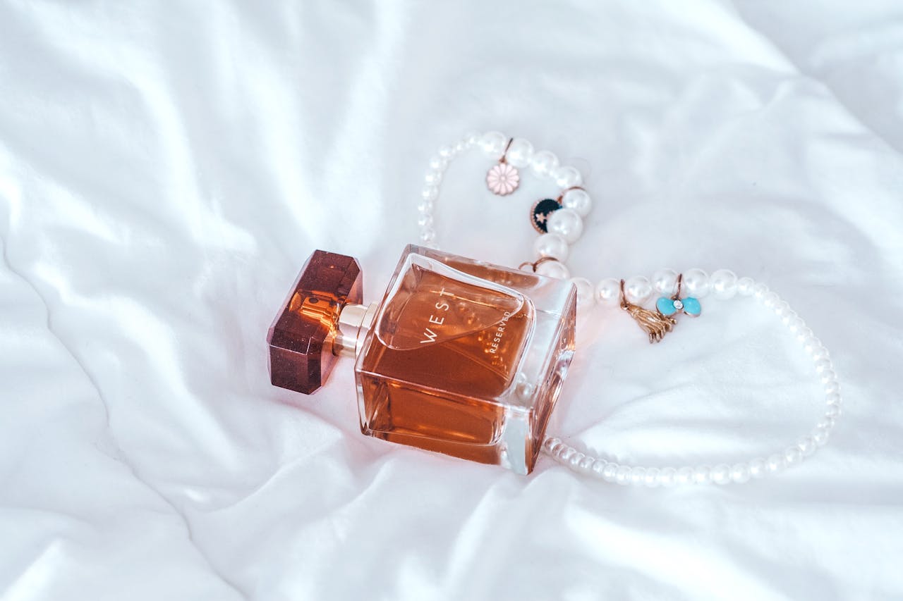 Rekomendasi Parfum Lokal dengan Aroma Ringan tapi Tetap Fresh