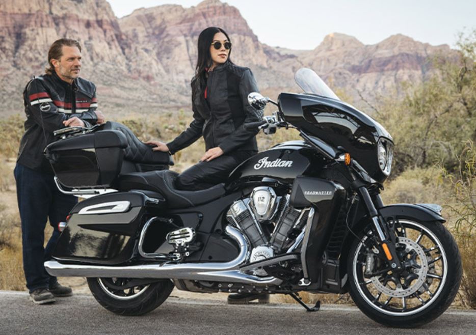 Indian Roadmaster PowerPlus Dark Horse.