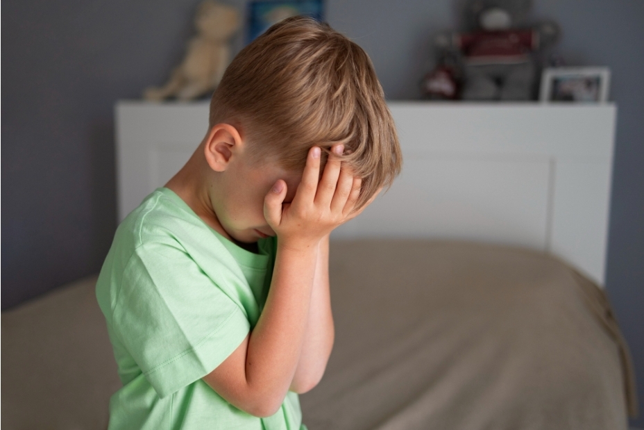 Punya anak nomor 2 laki-laki cenderung susah diatur? Ketahui fakta psikologi anak ini.