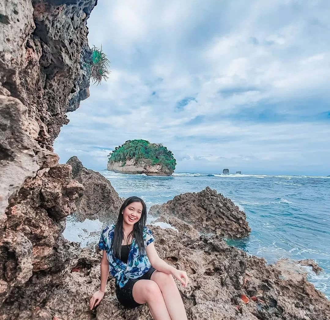 Pantai Kondang Merak: daya tarik, aktivitas seru, rute lokasi