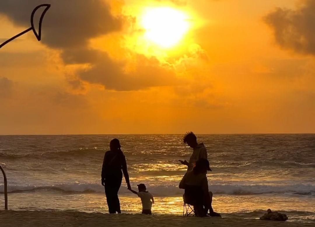 Pantai Tanjung Penyu: daya tarik, aktivitas seru, rute lokasi