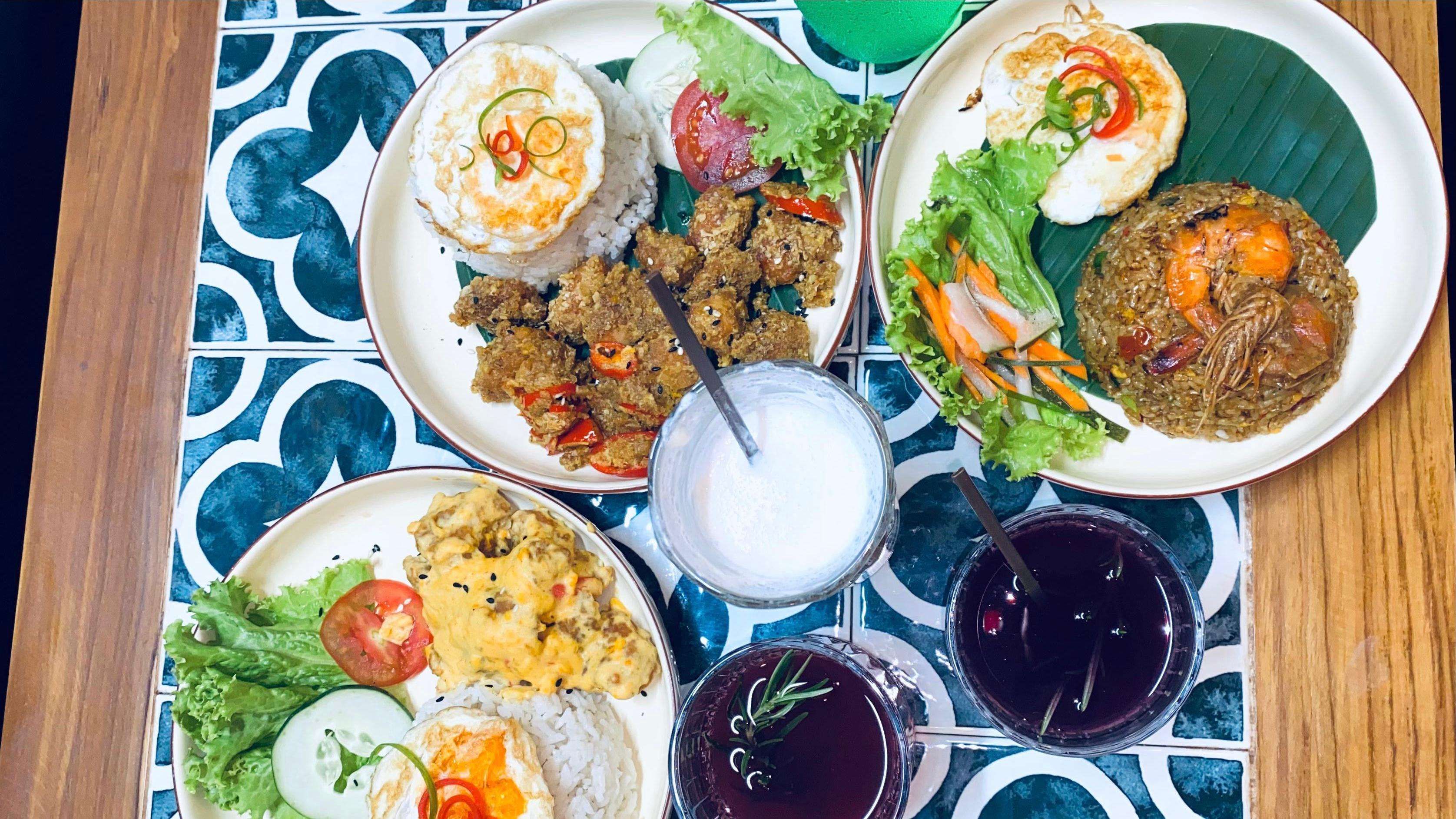 Holly Mad Cafe, Spot Nongkrong Kekinian  di Madiun
