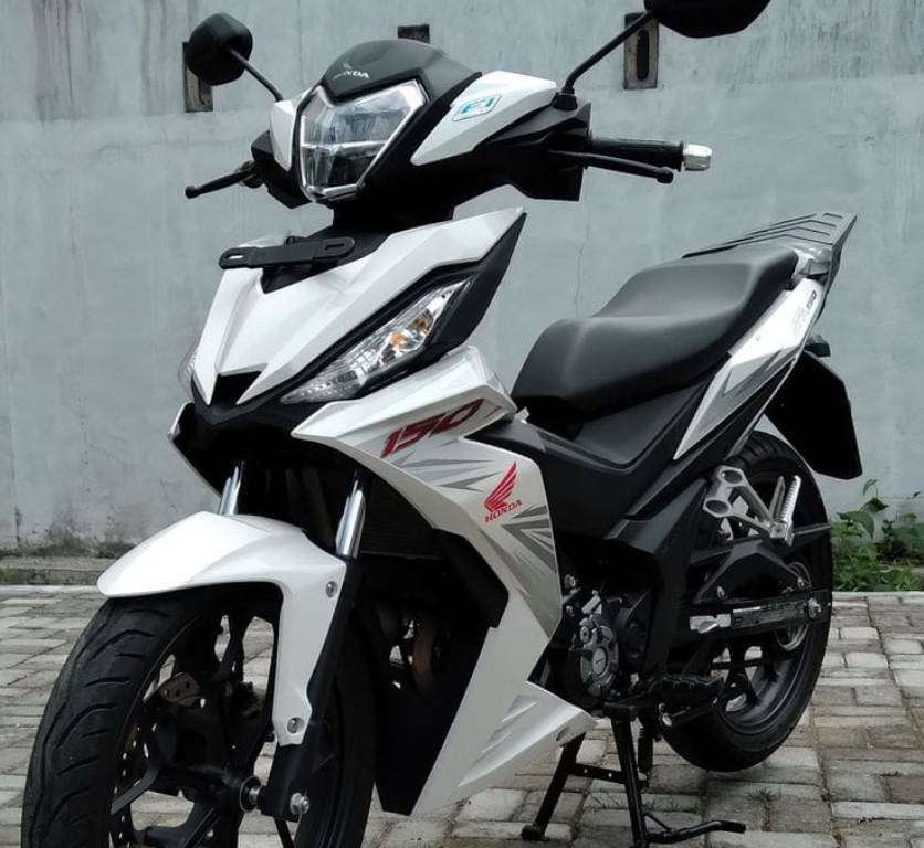 Honda Supra GTR 150.