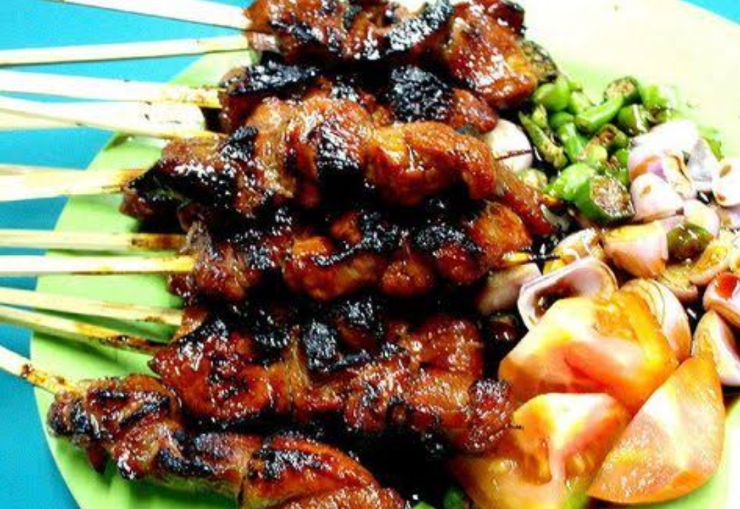 Menikmati gulai daging saat Idul Adha memang nikmat, tapi jangan lupa batasi porsinya agar tetap sehat.