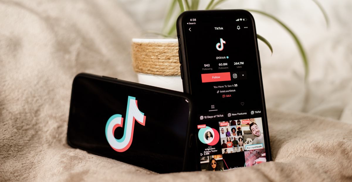 Ini dia 10 lagu TikTok paling viral di 2025&mdash;dari galau, jadul, sampe yang nggak kamu sangka-sangka!
