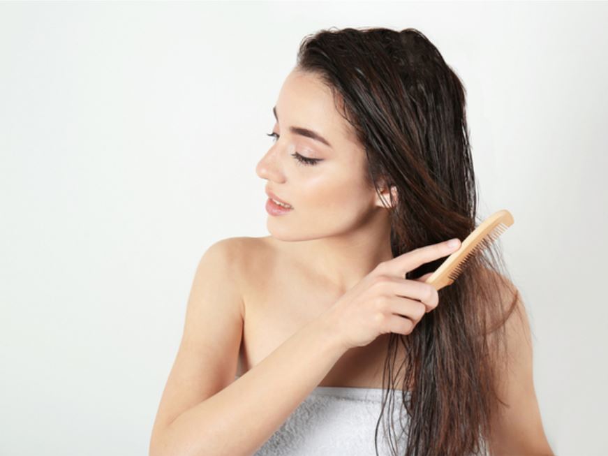 Biar rambut nggak drama! Cek 7 cara jitu pilih sampo sesuai masalah rambut kamu. Jangan asal wangi doang, ya!