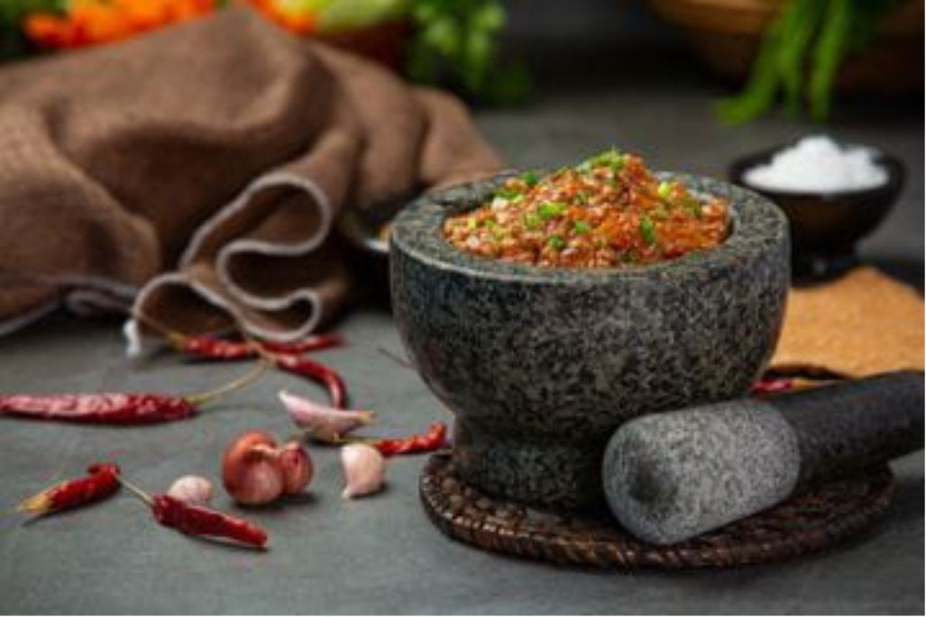 Ini dia rahasia kenapa bumbu ulek pakai cobek bikin masakan makin nendang dan bikin nagih!