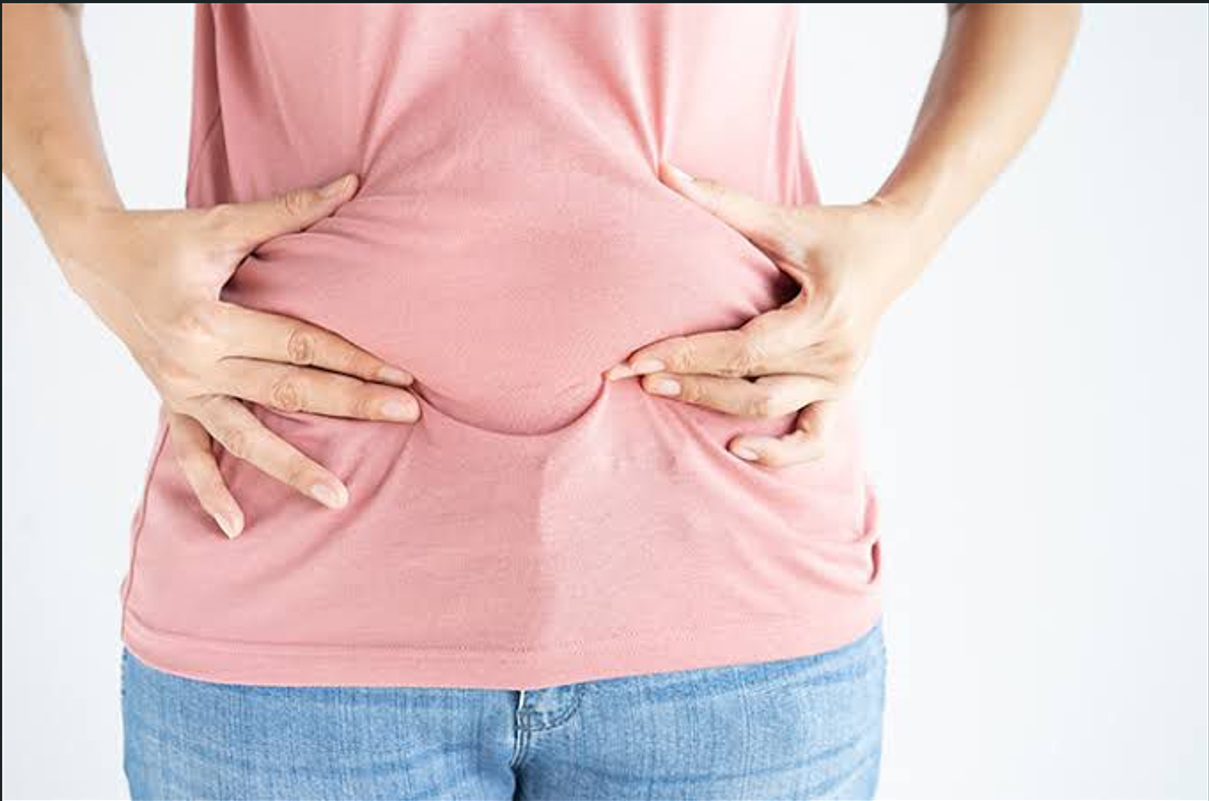 Perut makin buncit? Jangan salahkan es dulu! Cek dulu 6 penyebab sebenarnya dan cara atasinya biar kamu makin pede dan sehat.