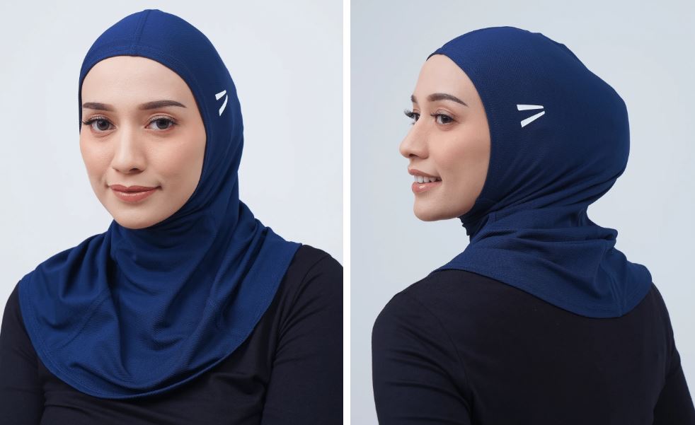 Jilbab sport adalah hijab khusus untuk olahraga. Bahannya ringan, elastis, cepat kering, dan nggak gampang melorot.