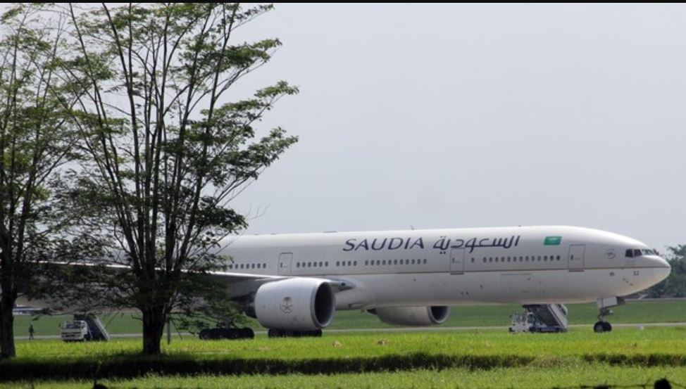 Pesawat Saudia Airlines rute Jeddah&ndash;Jakarta mendarat darurat di Kualanamu usai terima ancaman bom.