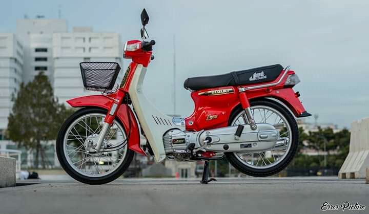 Suzuki RC100 Bravo