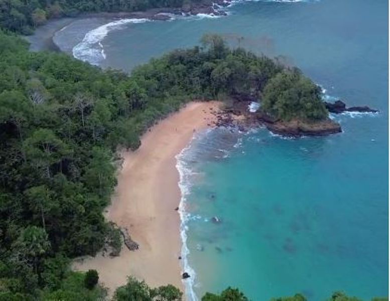 Blue Bay atau Teluk Biru Banyuwangi.