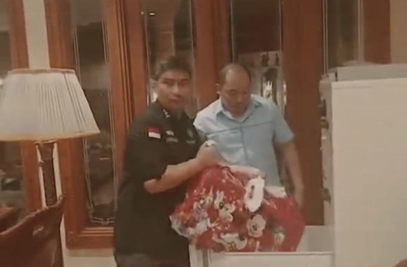 Detik-detik Kejagung Temukan Rp. 2 Miliar dalam Kantong Mainan di Rumah Bos Sritex/