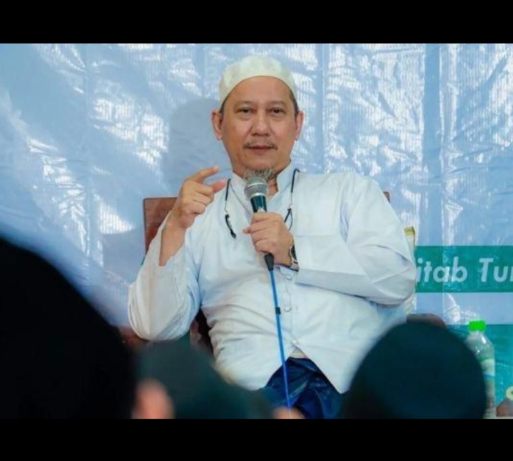 KH. Muhibbul Aman Aly, pengasuh Ponpes Raudlatul Ulum Pasuruan, menyatakan fatwa terkat penggunaan aktivitas sound horeg yang haram.