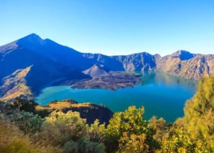 Panorama indah di Gunung Rinjani.