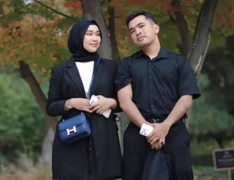 Keretakan rumah tangga Putra Siregar dengan Septia Yetri Opani.