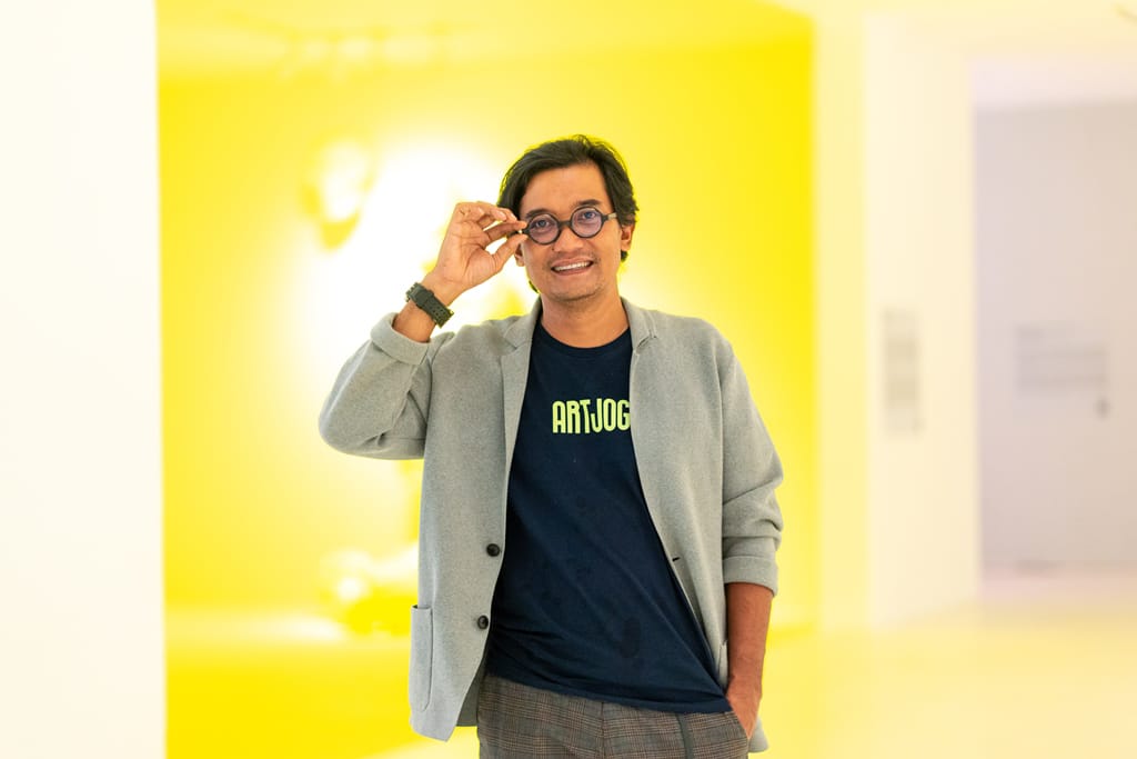 Dulu kurir, kini pionir seni rupa Indonesia. Heri Pemad dan ARTJOG bukti bahwa mimpi besar bisa tumbuh dari langkah kecil.&nbsp;